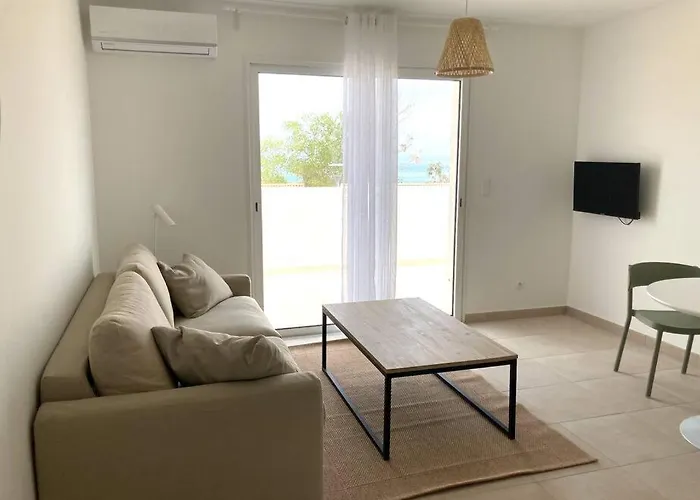 2 Personnes Vue Et Pieds Dans L'eau Apartman Linguizzetta