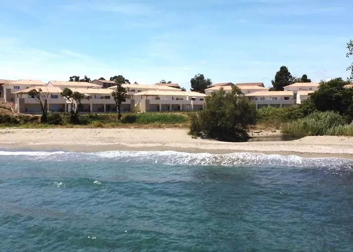 2 Personnes Vue Et Pieds Dans L'eau Apartman *