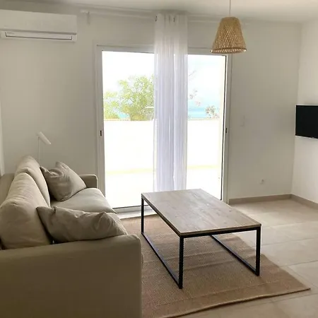 2 Personnes Vue Et Pieds Dans L'eau Διαμέρισμα Linguizzetta